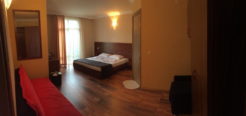 Guest House Smile Kobuleti Habitación foto