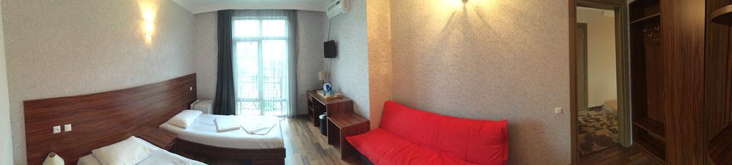 Guest House Smile Kobuleti Habitación foto